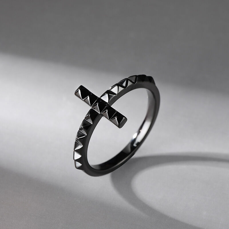 جوليا خاتم "الإيمان" بتصميم متقاطع من الفضة الإسترليني