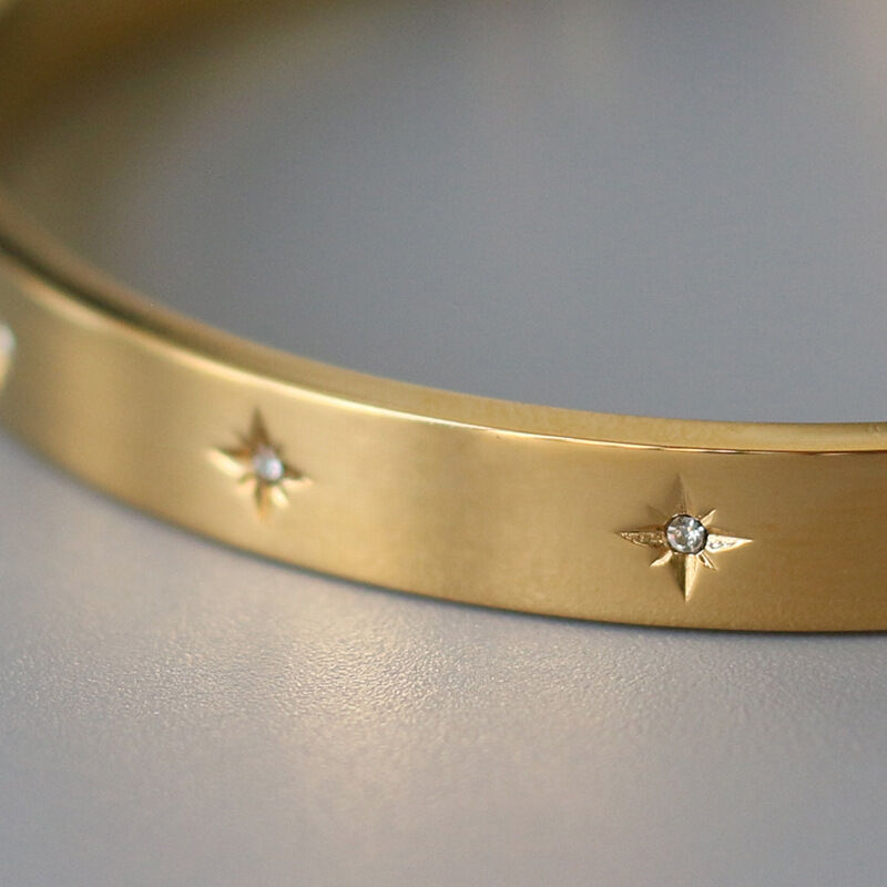 Jeulia Eight Pointed Star Titanium Steel Bangle Bracelet