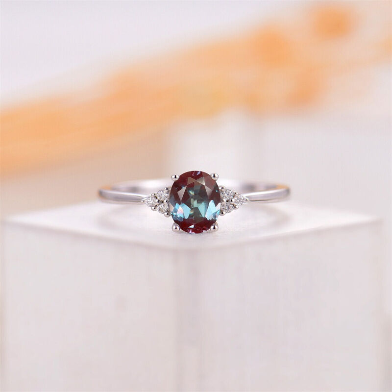 Jeulia Alexandrite Ovalskuren Sterling Silver Ring