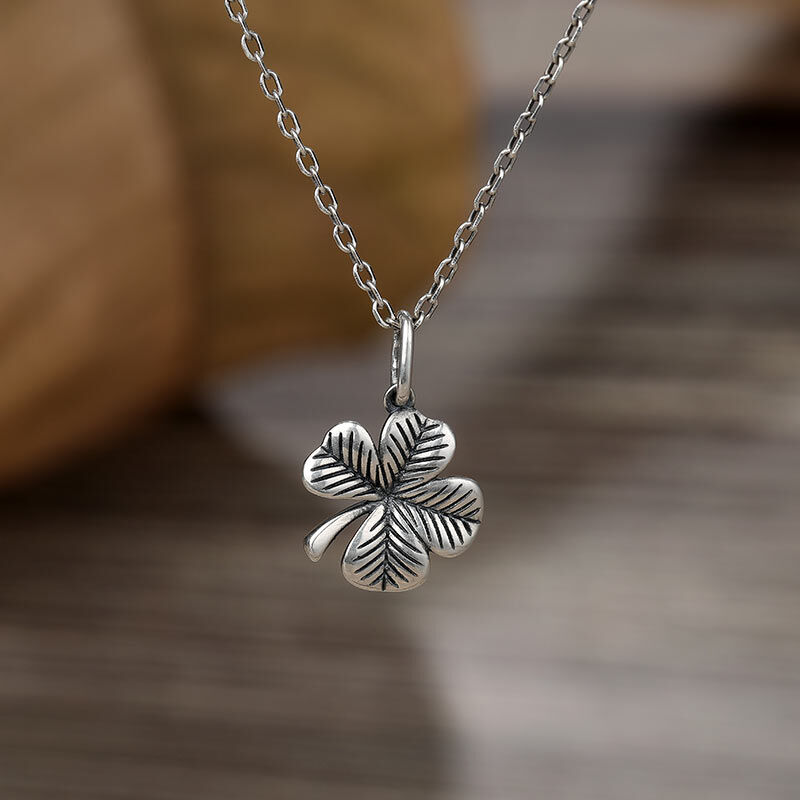 Jeulia "Four Leaf Clover" Sterling Silver Necklace