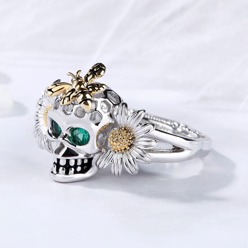 جوليا خاتم جمجمة بقطع دائري من الفضة الإسترليني مع زهرة اللؤلؤ و نحلة