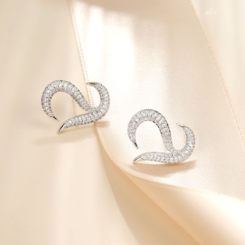 Jeulia Logotypformade hjärtörhängen i sterlingsilver
