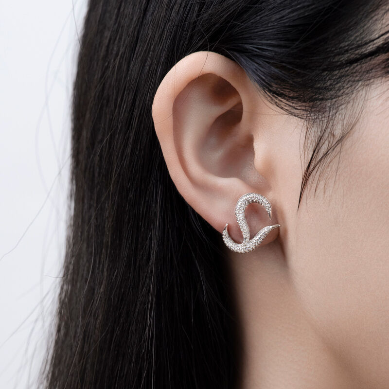 Jeulia Logotypformade hjärtörhängen i sterlingsilver