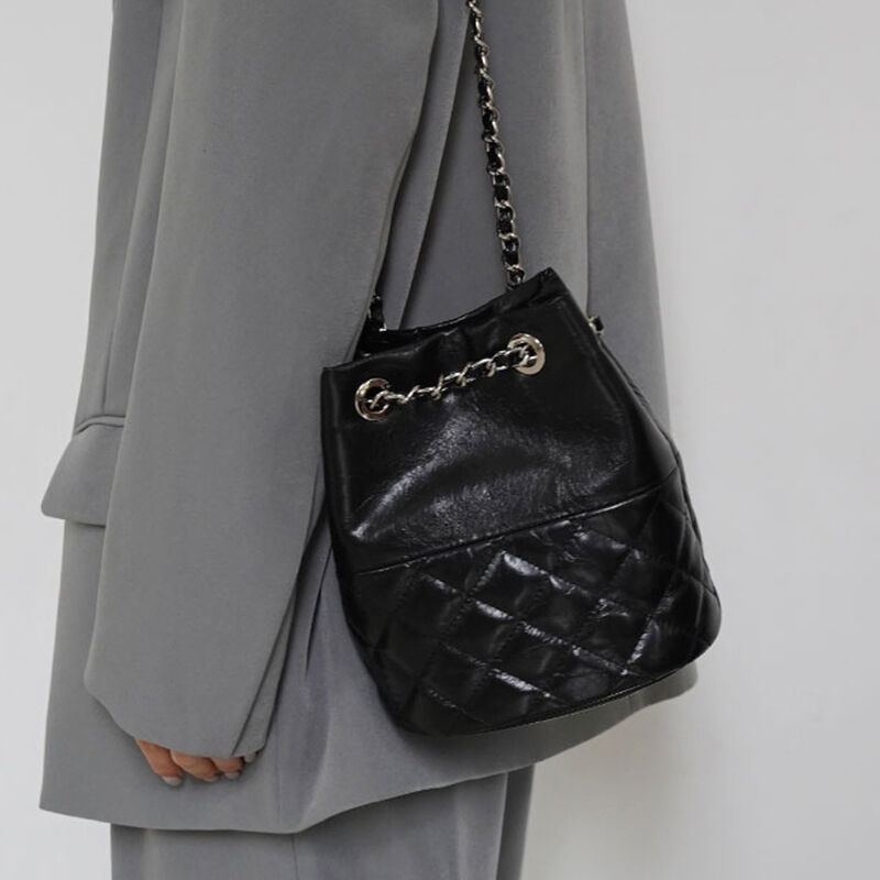 Jeulia Quilted Bucket Bag Mini Shoulder Bag Fashion Casual Leather Bucket Bag