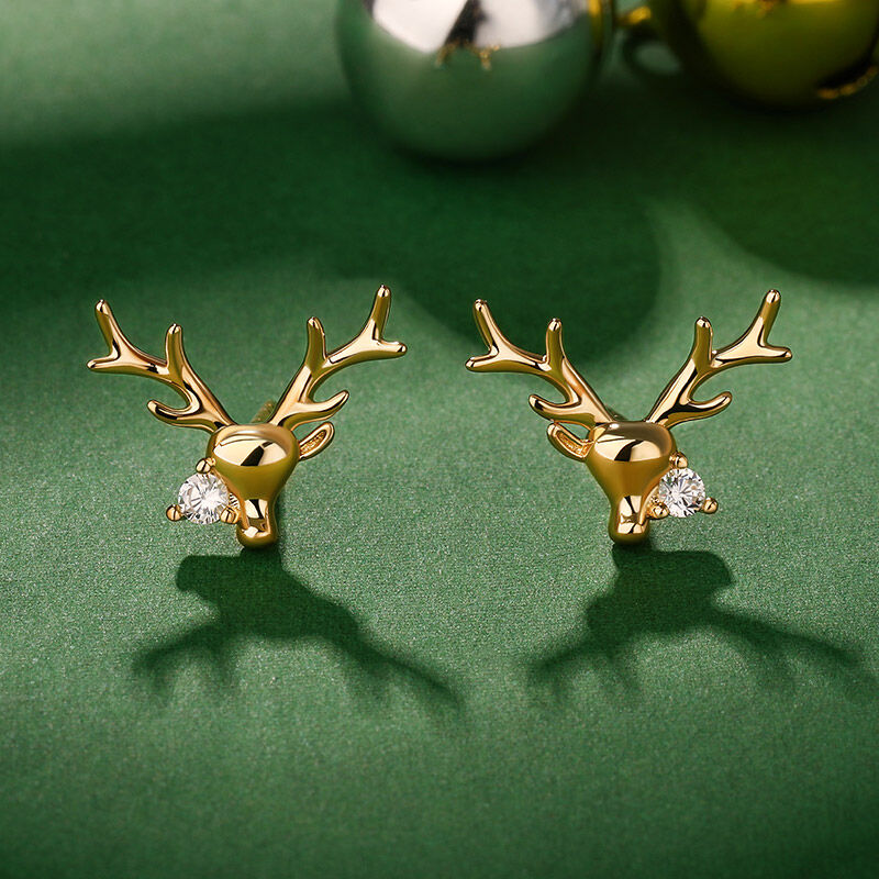 Jeulia "Serene Beauty" Elk Round Cut Sterling Silver Stud Earrings