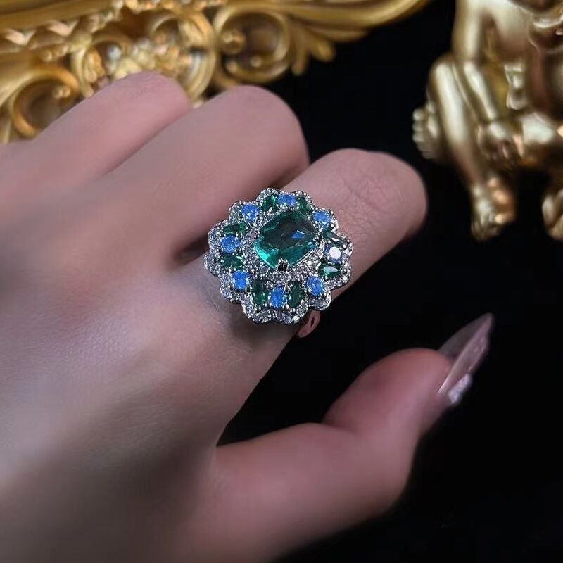 Jeulia "Monet's Garden" Vintage Emered Halo Adjustable Engagement Ring