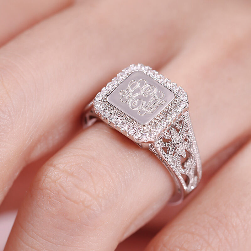Jeulia "Be a Queen" Monogram Personalized Sterling Silver Ring