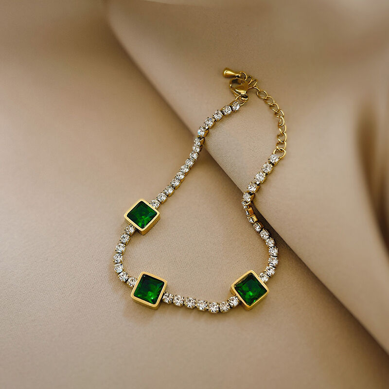 Jeulia Classic Emerald Titanium Steel Bracelet