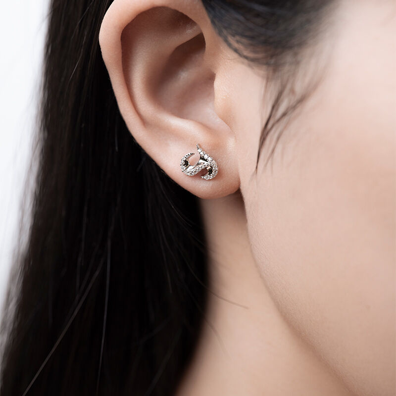 Jeulia Logotypformade Hjärt Sterling Silver Örhängen