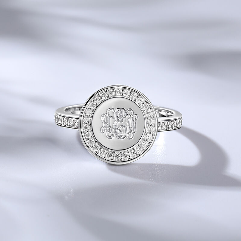 Jeulia Anillo de Plata de Ley Personalizado con Monograma Redondo y Halo