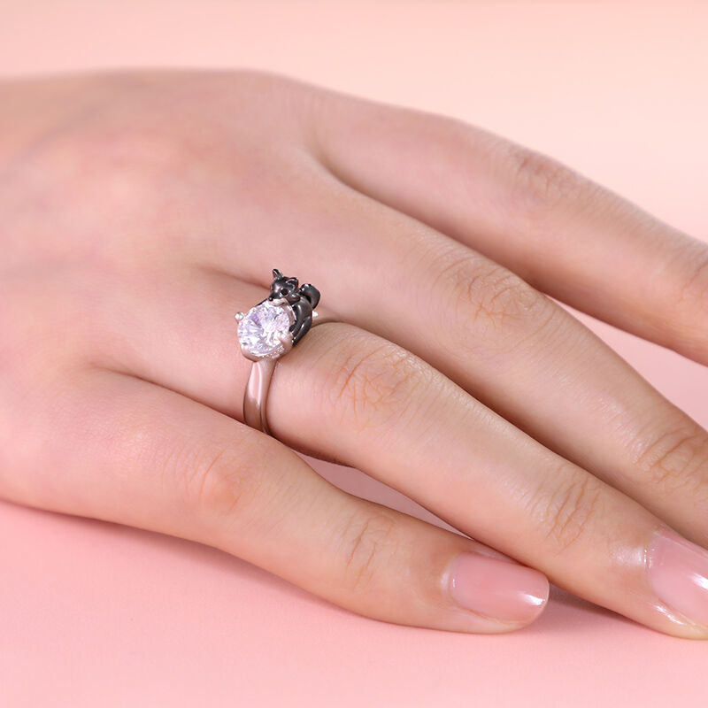 Jeulia Hug Me "Baby Wolf" Round Cut Sterling Silver Ring