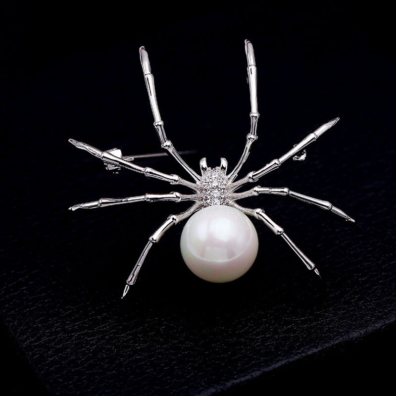 Jeulia Broche Araña con Diseño de Cobre Perla Blanca