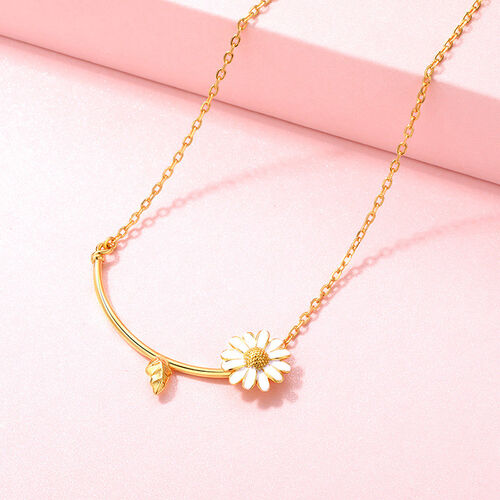 Jeulia "Smiling Flower" White Daisy Sterling Silver Necklace