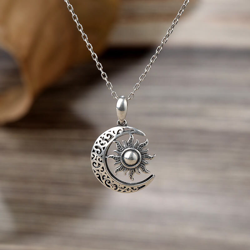 Jeulia "Måne och sol" keltiskt sterling silverhalsband