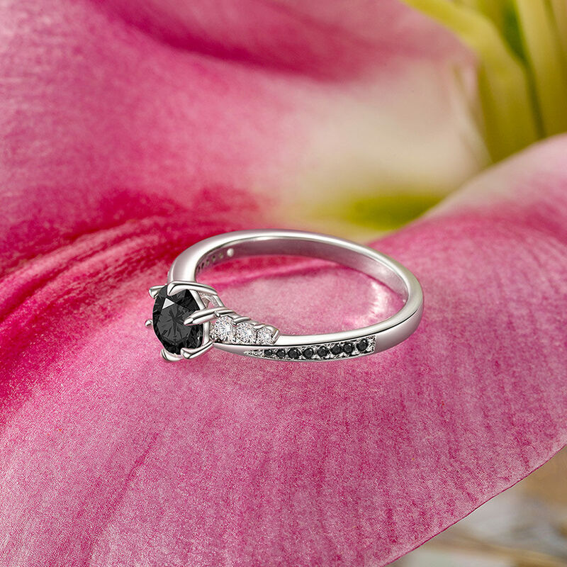 Jeulia Twist Simple Round Black Promise Ring
