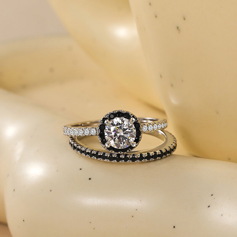 Jeulia Halo Round Engagement Ring Set With Black Accents
