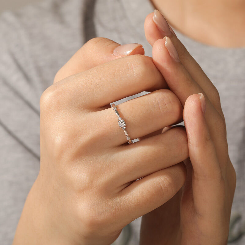 Jeulia Minimalistisk Flerstensring i Sterlingsilver
