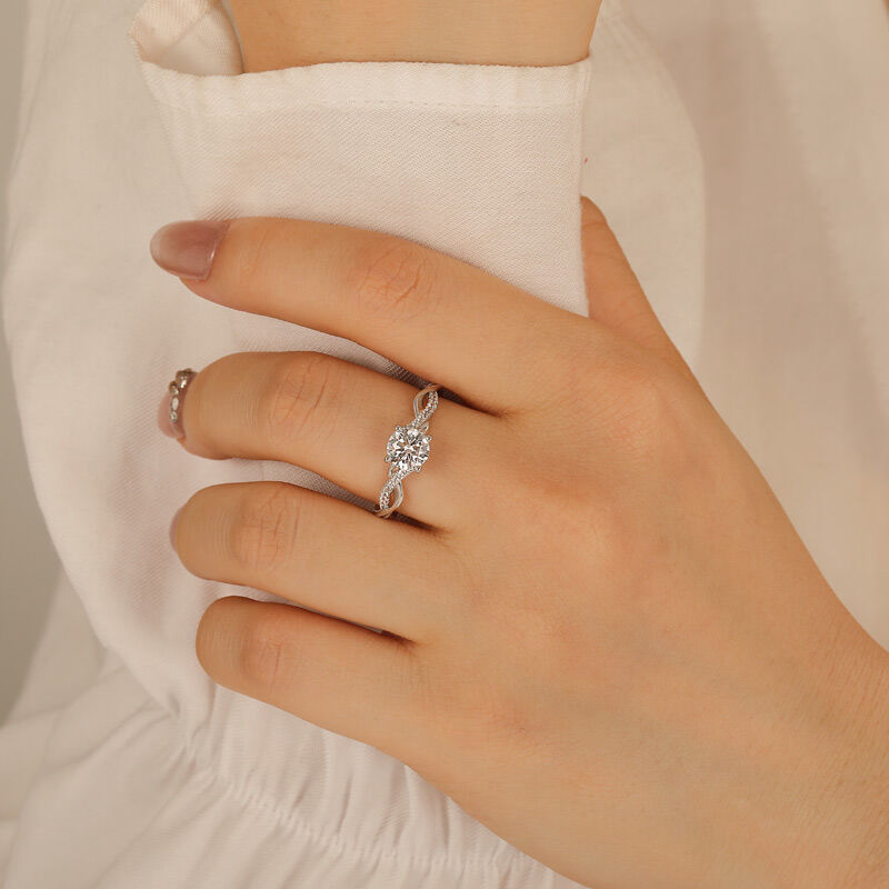 Jeulia Classic Custom Beaded Edge Twist Ring