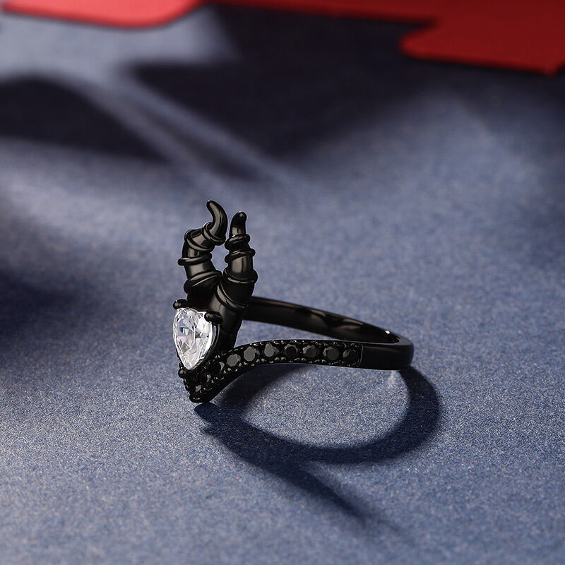 Jeulia "My Godmother" Heart Cut Black Sterling Silver Ring