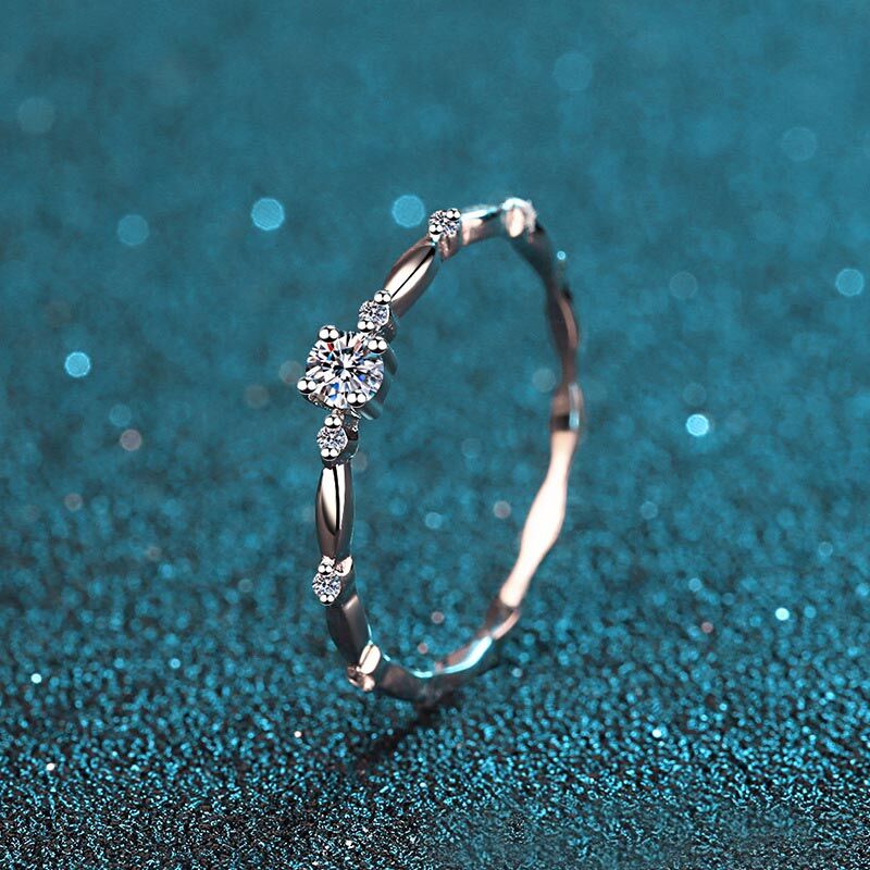 Jeulia Minimalistisk Flerstensring i Sterlingsilver