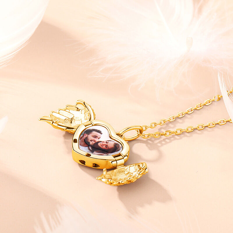 Jeulia Personalized Gold Angel Wings Heart Photo Necklace