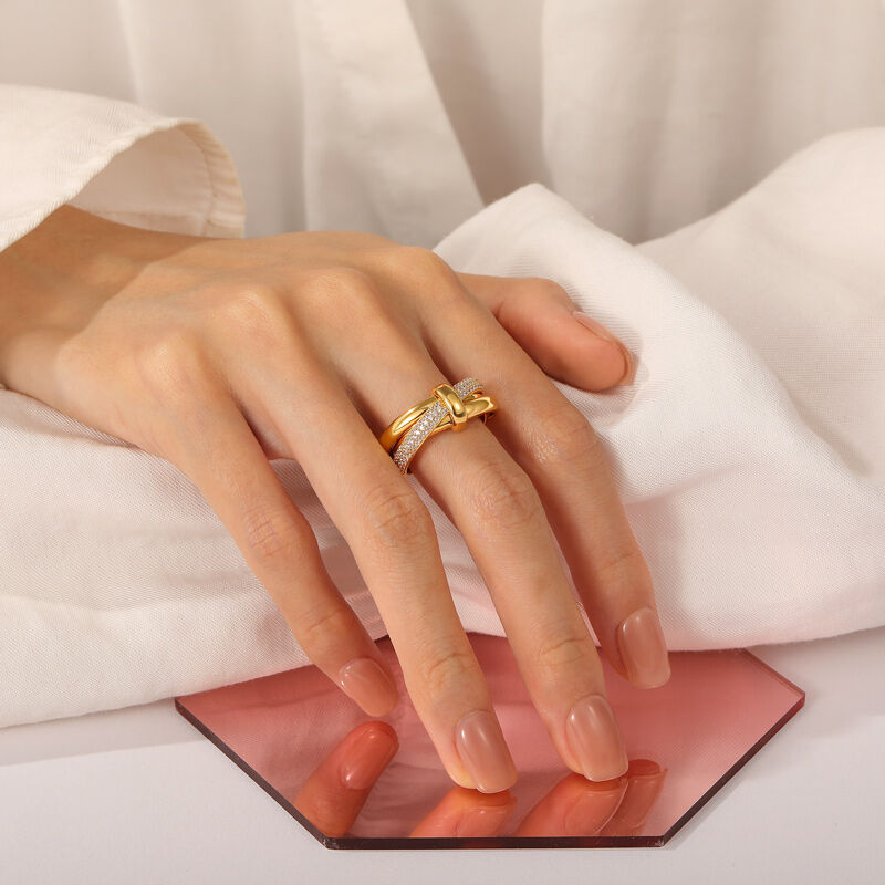 Jeulia Fedine Fidanzamento Tono Oro Giallo con Nodo a Tripla Maglia in Argento Sterling