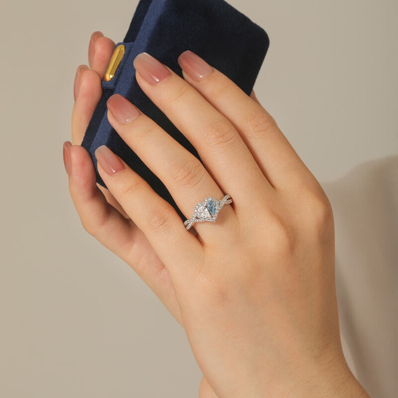 Jeulia Anillo de Promesa Personalizado con Doble Corte Pera con Halo de Corazón y Trenzada