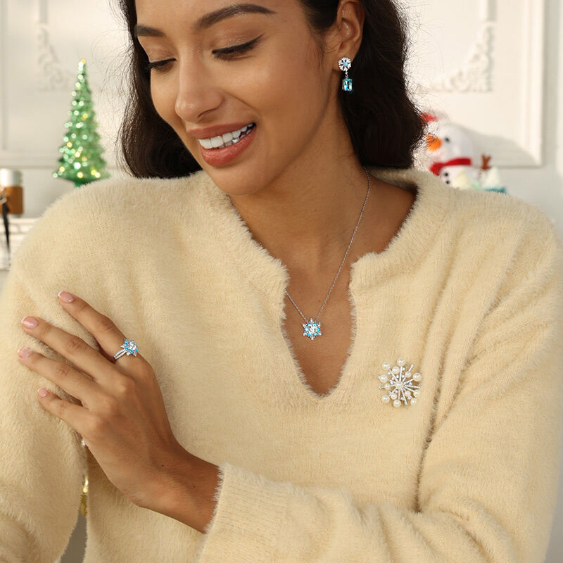Jeulia Broche para Mujer de Plata de Ley con Perlas Cultivadas y Diseño de Copo de Nieve