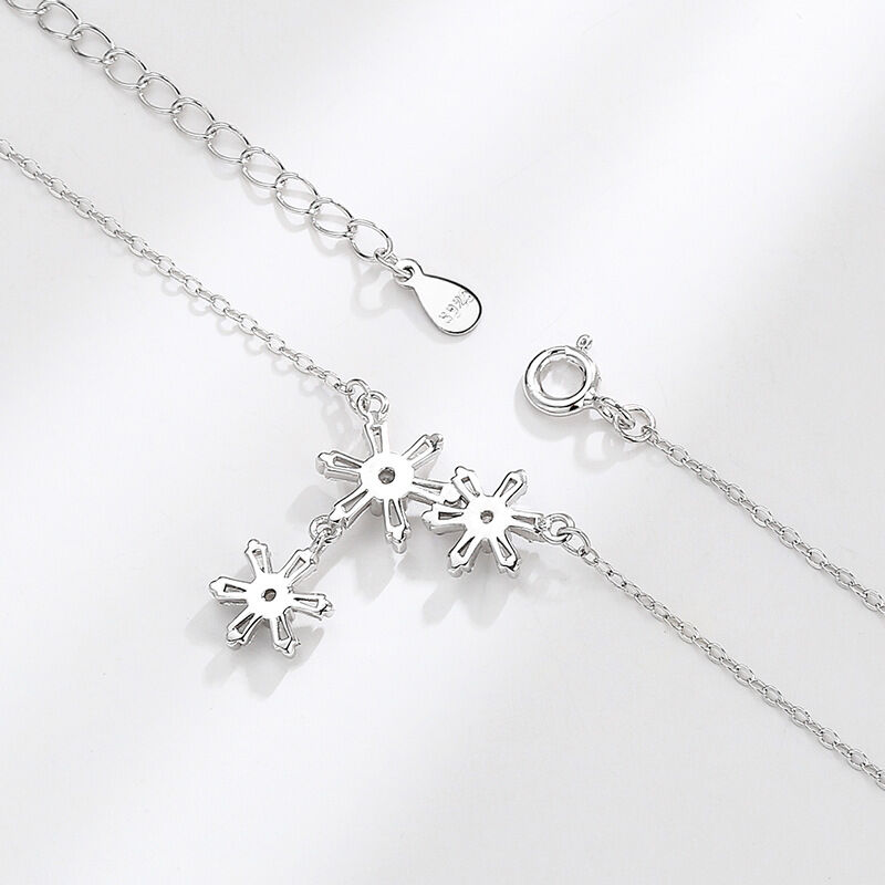 Jeulia "Dancing in the Breeze" Flower Sterling Silver Necklace