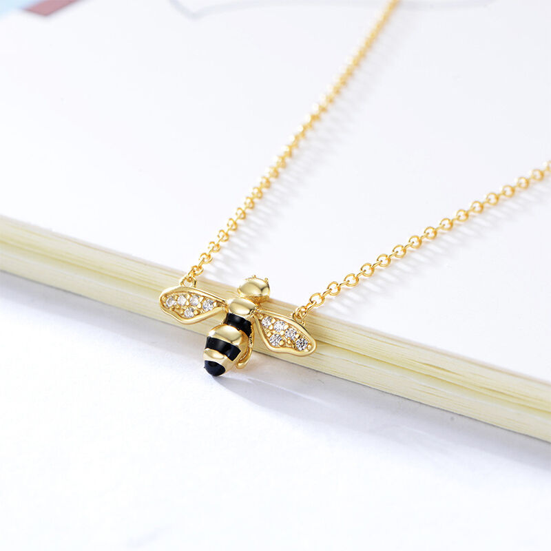 Jeulia Clever Bee Sterling Silver Necklace