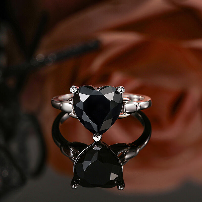Jeulia Anillo de Compromiso Solitario Corazón Negro con Cadena Simple