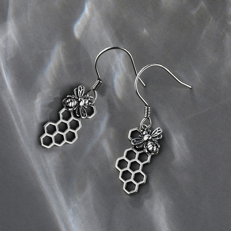 Jeulia "Bee on the Honeycomb" Sterling Silver Earrings