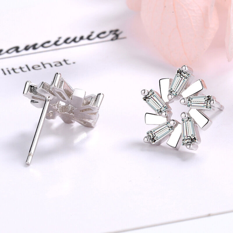 Jeulia Sparkling Flower Sterling Silver Stud Earrings