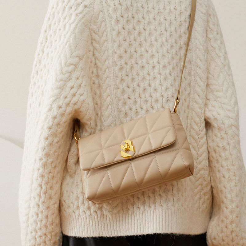 Jeulia Quilted Bag Classic Flap Bag Chain-Embellished Shoulder Bag