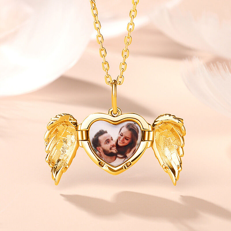 Jeulia Personalized Gold Angel Wings Heart Photo Necklace