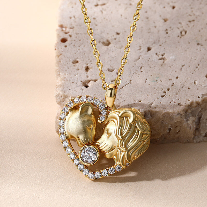 Jeulia "The Lion King and Queen" Custom Couple Necklace