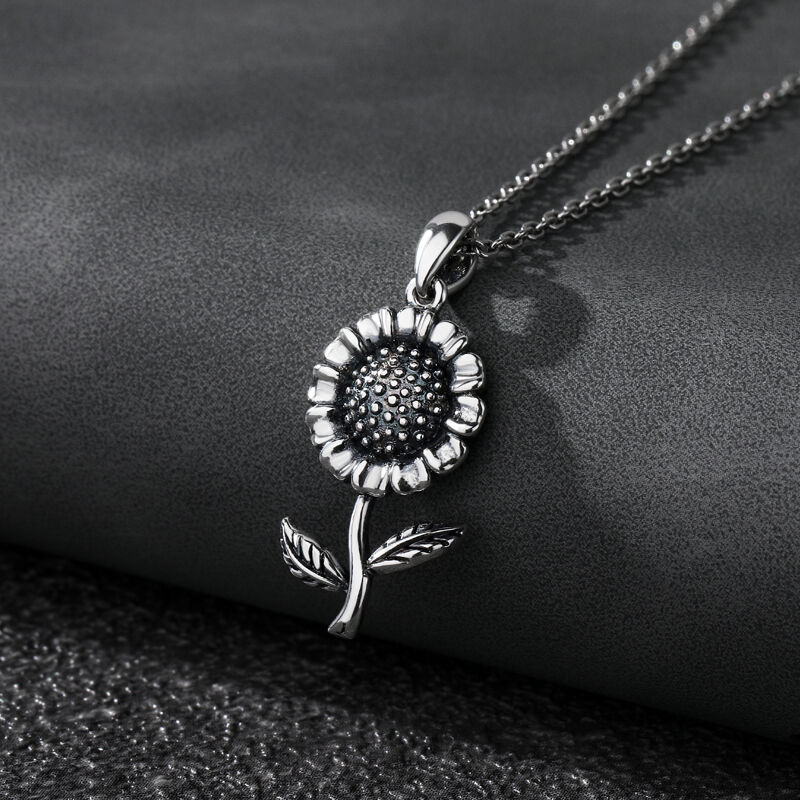 Jeulia "Blooming Sunflower" Sterling Silver Necklace
