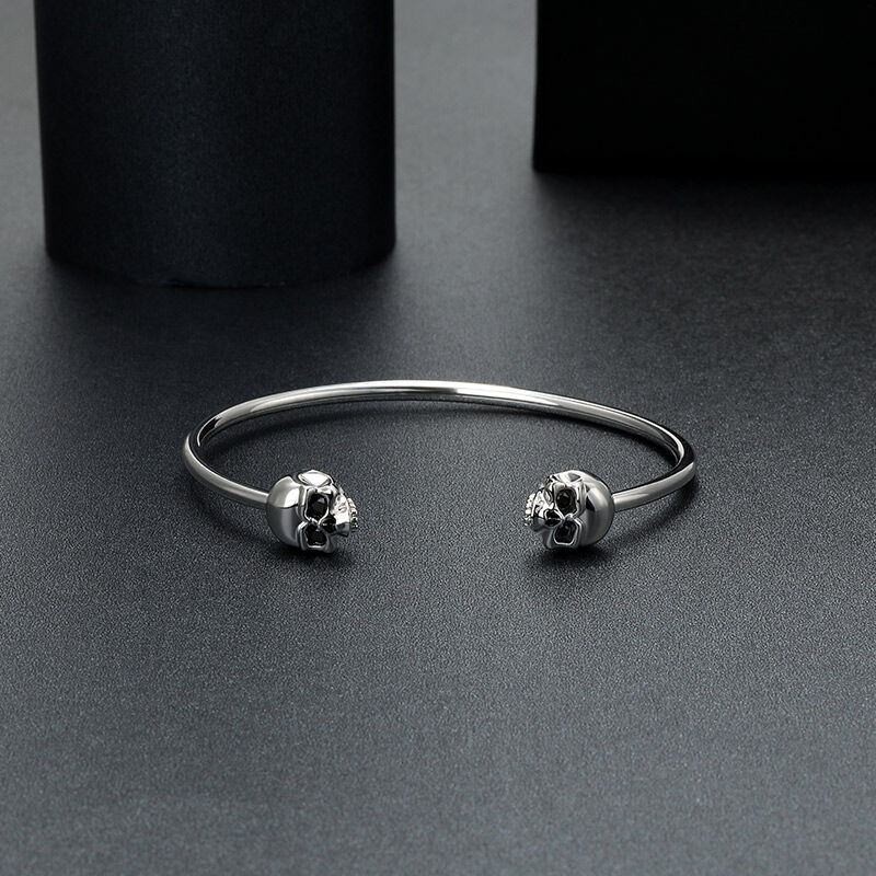 Jeulia "Biker Style" Skull Sterling Silver Bangle Bracelet