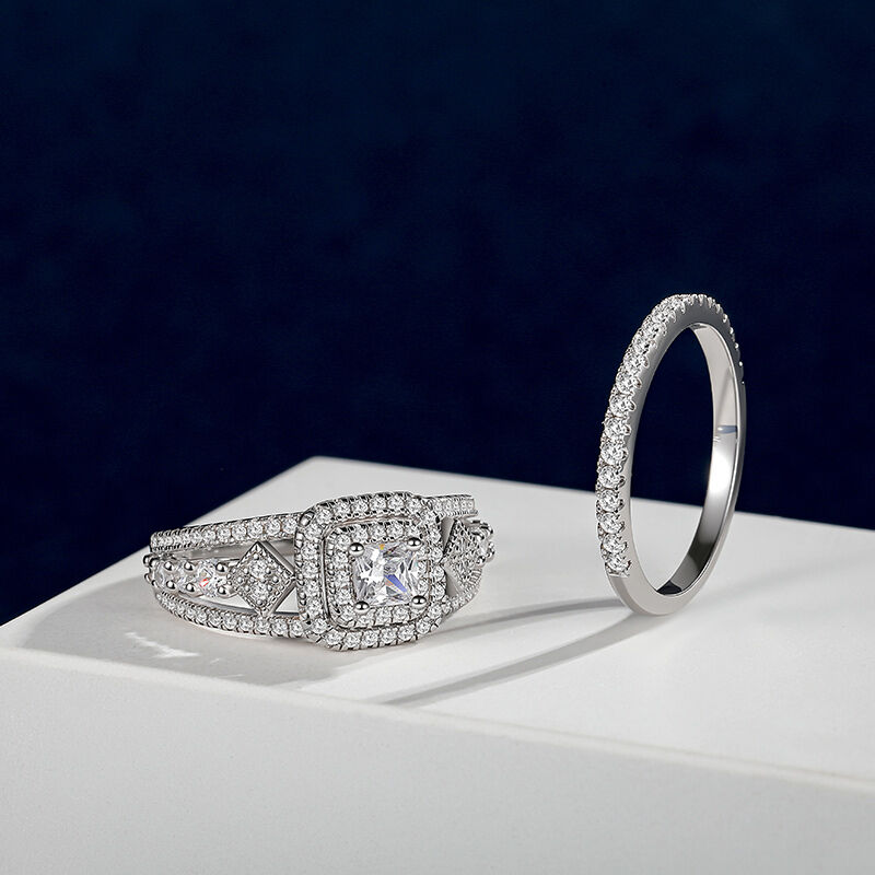 Jeulia Juego de Anillos de Compromiso Corte Princesa con Doble Halo en Plata de Ley