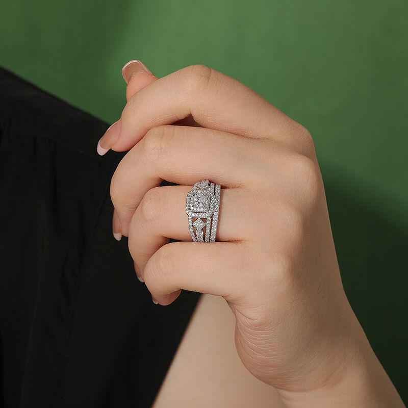 Jeulia Juego de Anillos de Compromiso Corte Princesa con Doble Halo en Plata de Ley