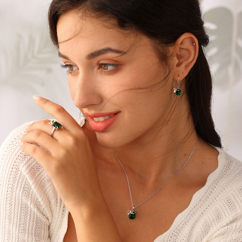 Jeulia "Honey Bee" Emerald Cut Sterling Silver Necklace