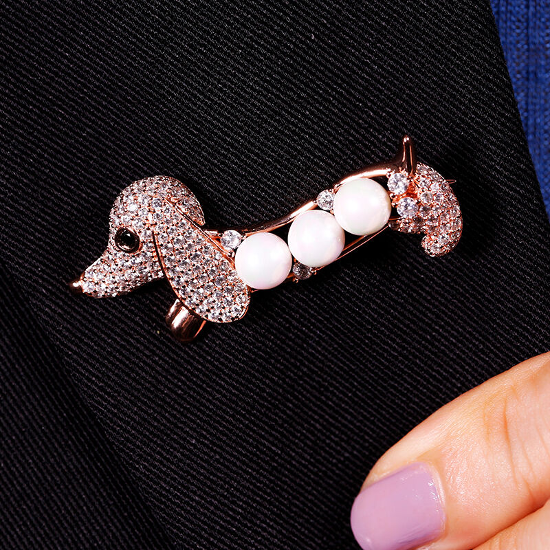 Jeulia Broche de plata esterlina con perlas cultivadas con diseño de perro lindo