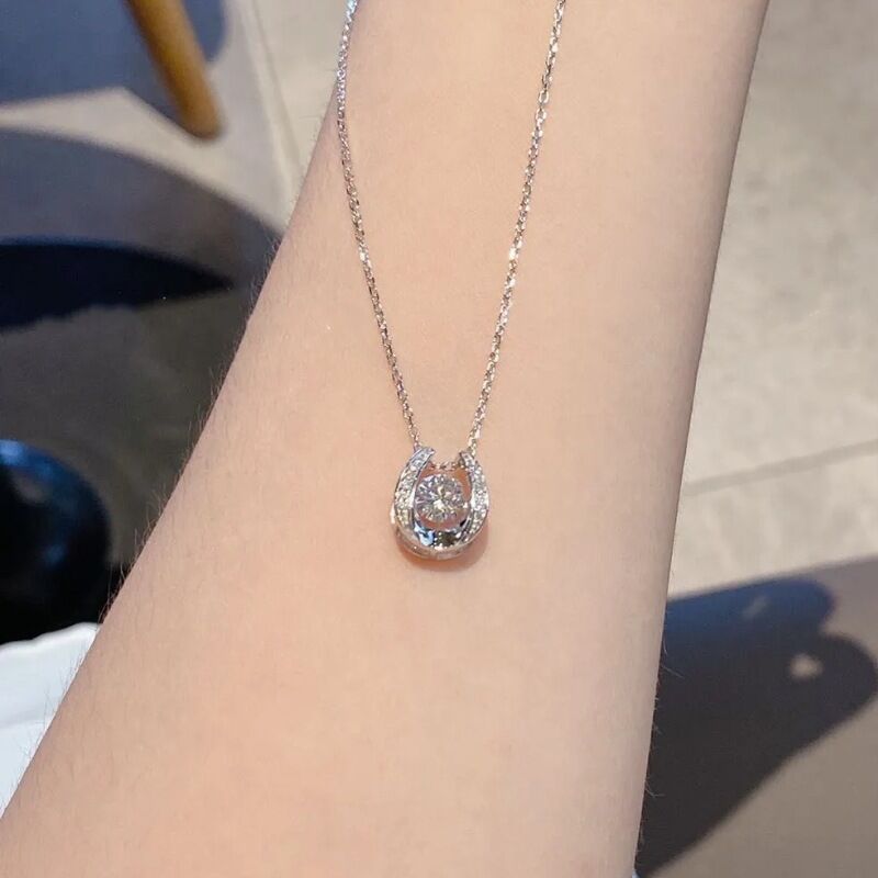 Jeulia Horseshoe Pendant Necklace with Round Cut Stone