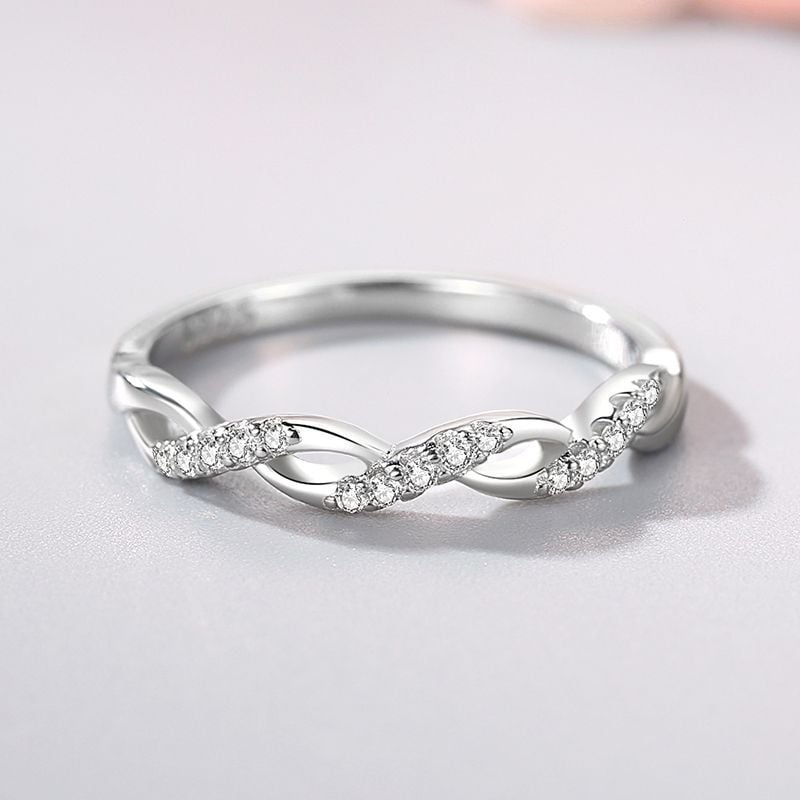 Jeulia Simple Ripple Twisted Wedding Band