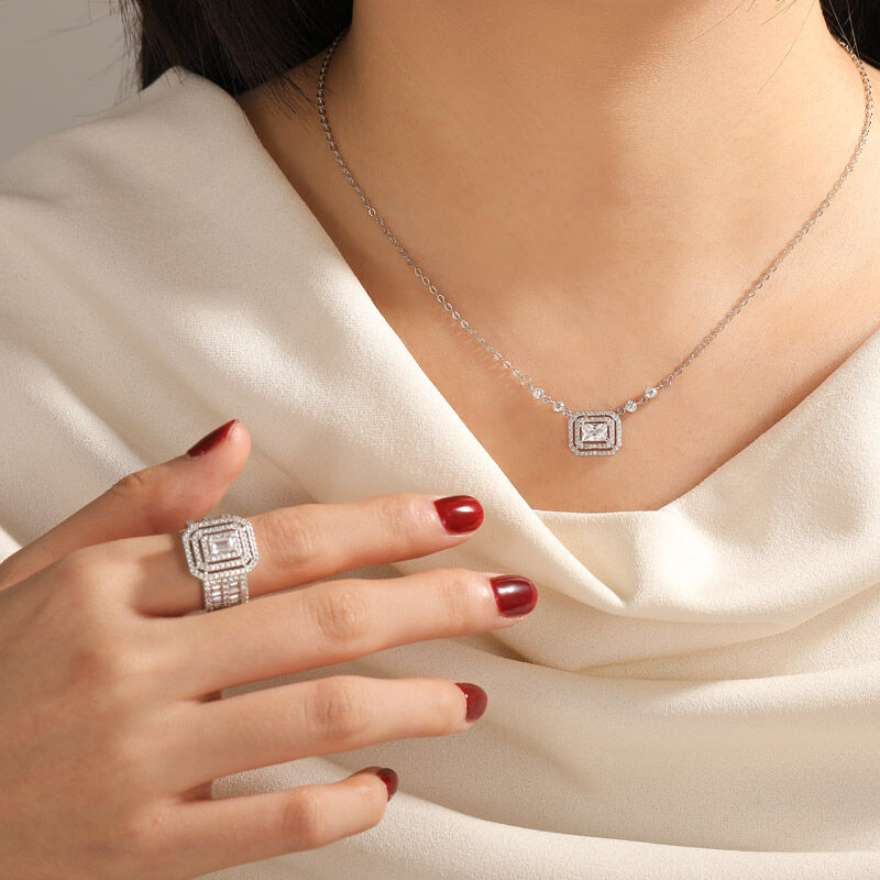 Jeulia Classic Double Halo Necklace Sterling Silver