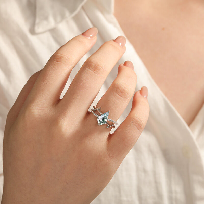 Jeulia Bague de Fiançailles en Agate Mousse Coupe Kite avec Bandeau Feuille