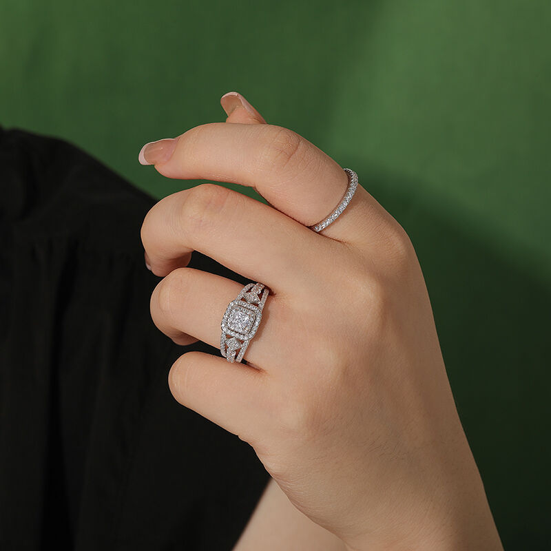 Jeulia Juego de Anillos de Compromiso Corte Princesa con Doble Halo en Plata de Ley