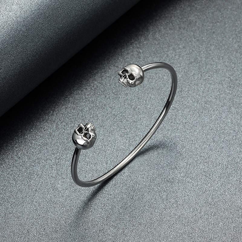 Jeulia "Biker Style" Skull Sterling Silver Bangle Bracelet