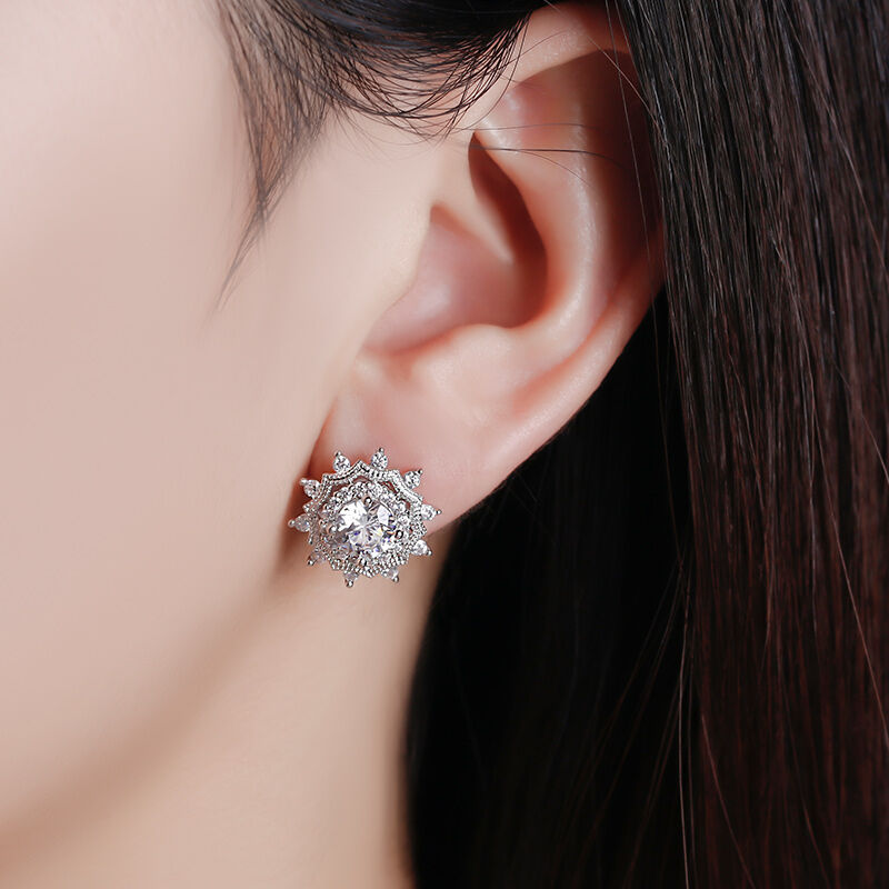 Jeulia "Amore Invernale" Orecchini Con Fiocco Di Neve Taglio Rotondo In Argento Sterling