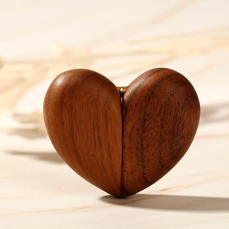 Jeulia Vintage Wooden Heart Shape Magnet Ring Box